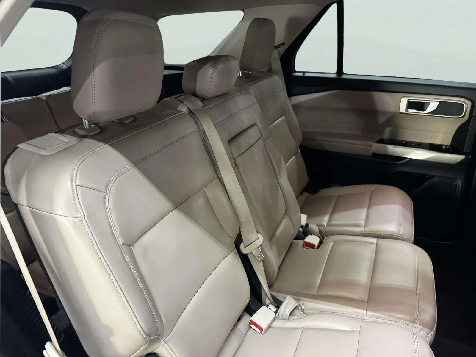 Ford Explorer photo 22
