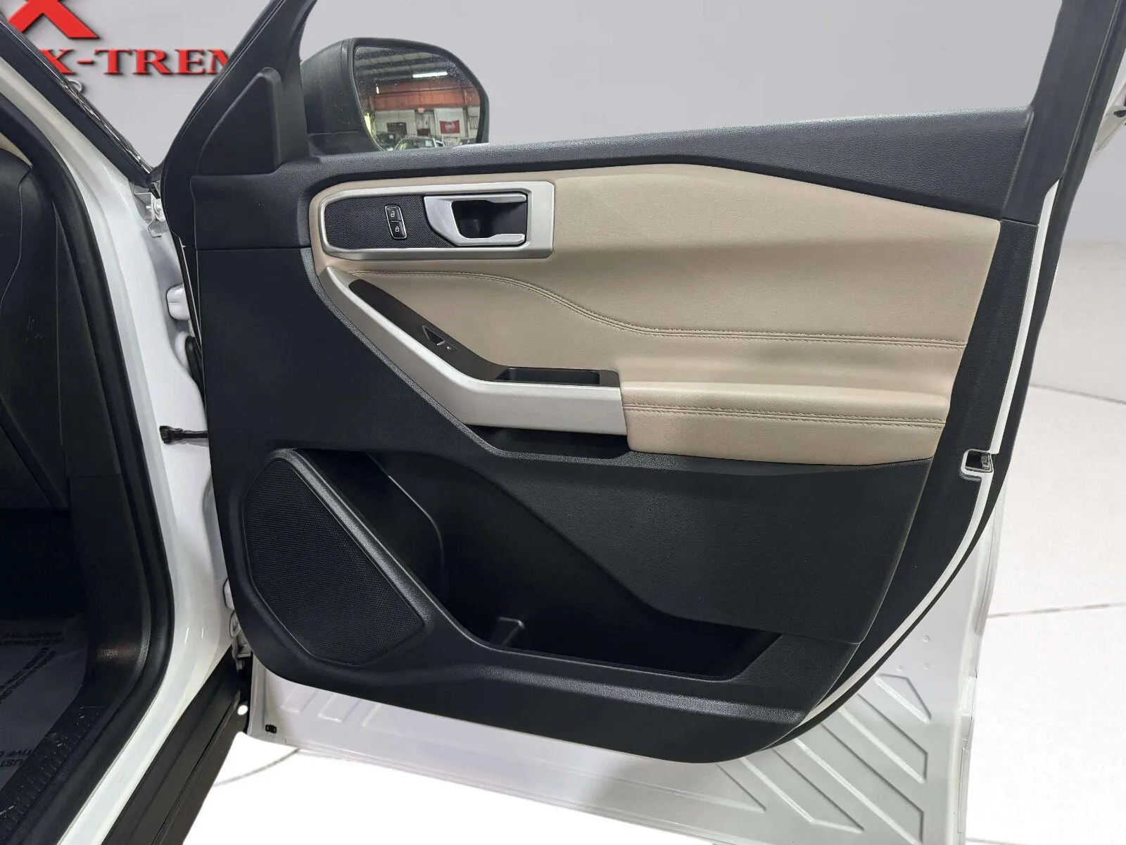 Ford Explorer photo 23