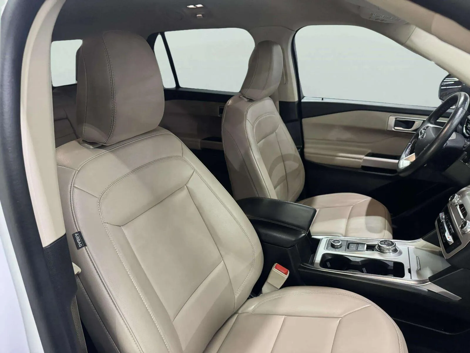 Ford Explorer photo 25