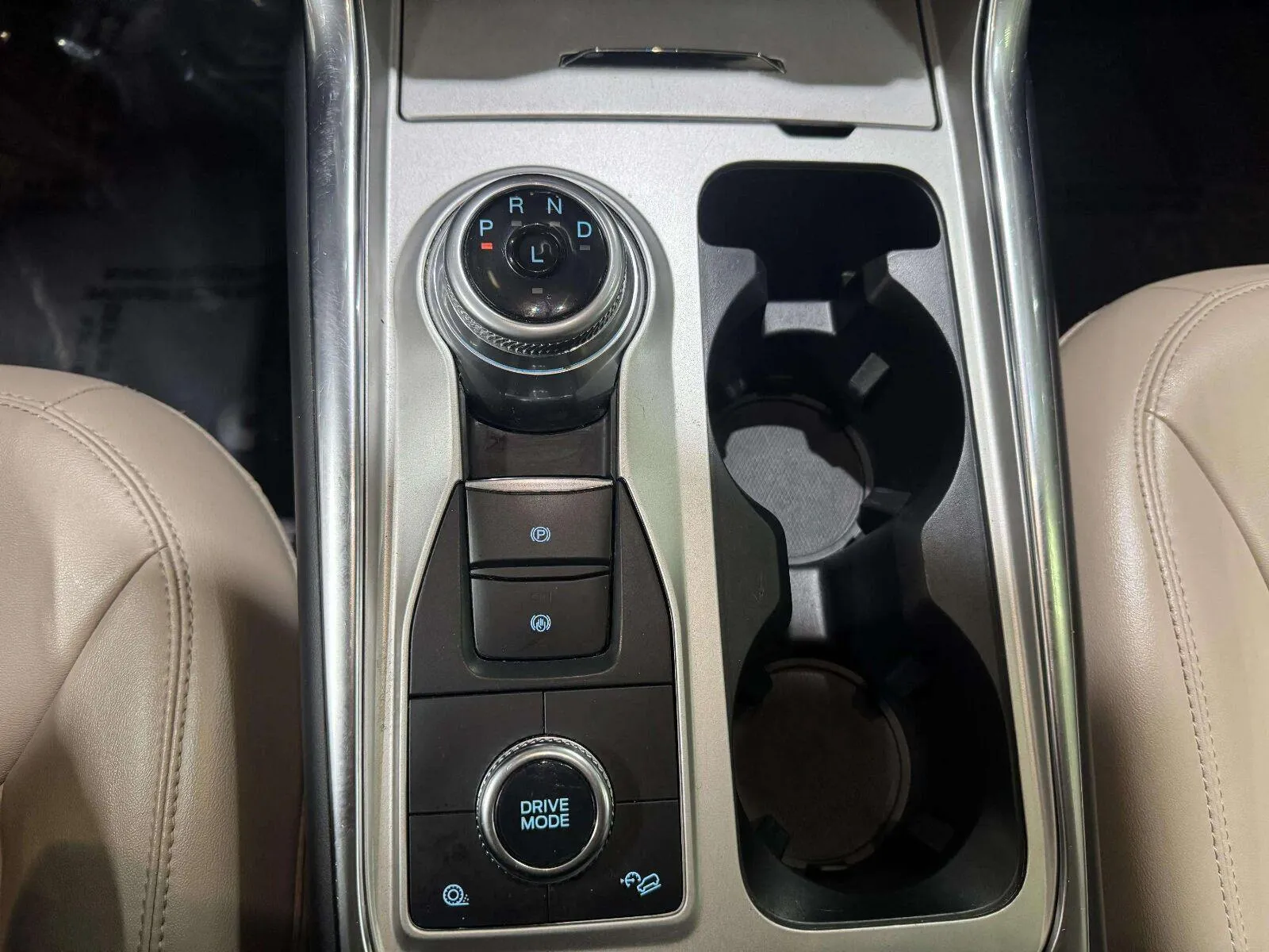 Ford Explorer photo 27
