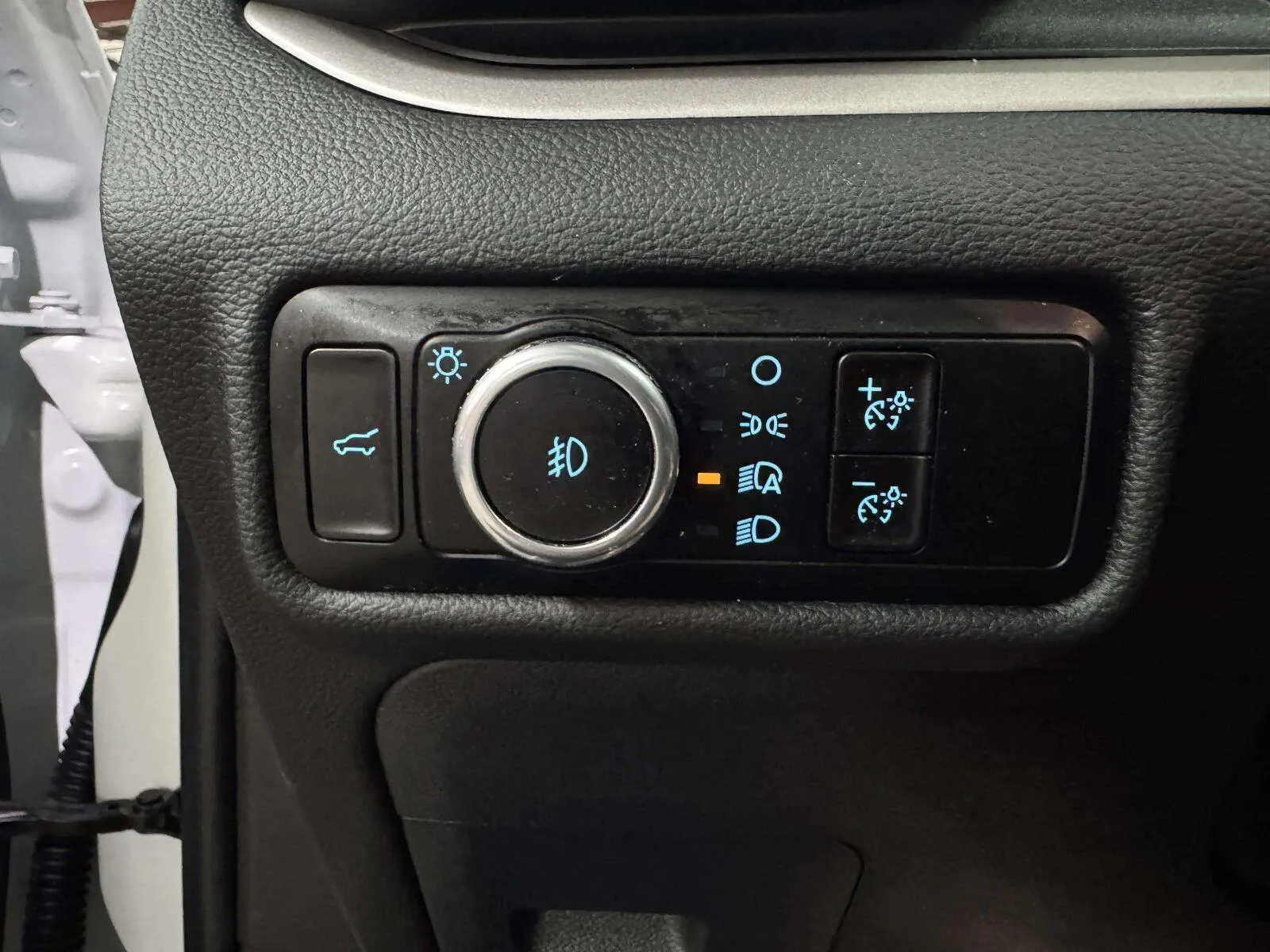 Ford Explorer photo 30