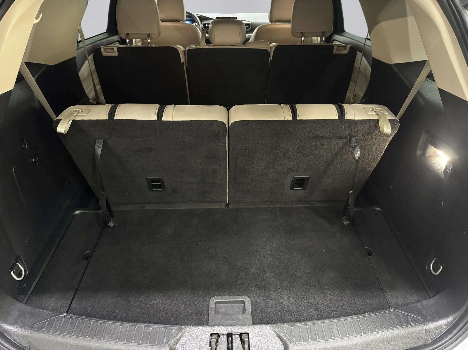 Ford Explorer photo 34