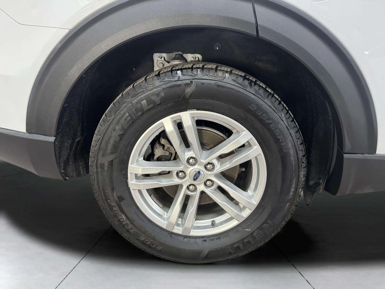 Ford Explorer photo 37