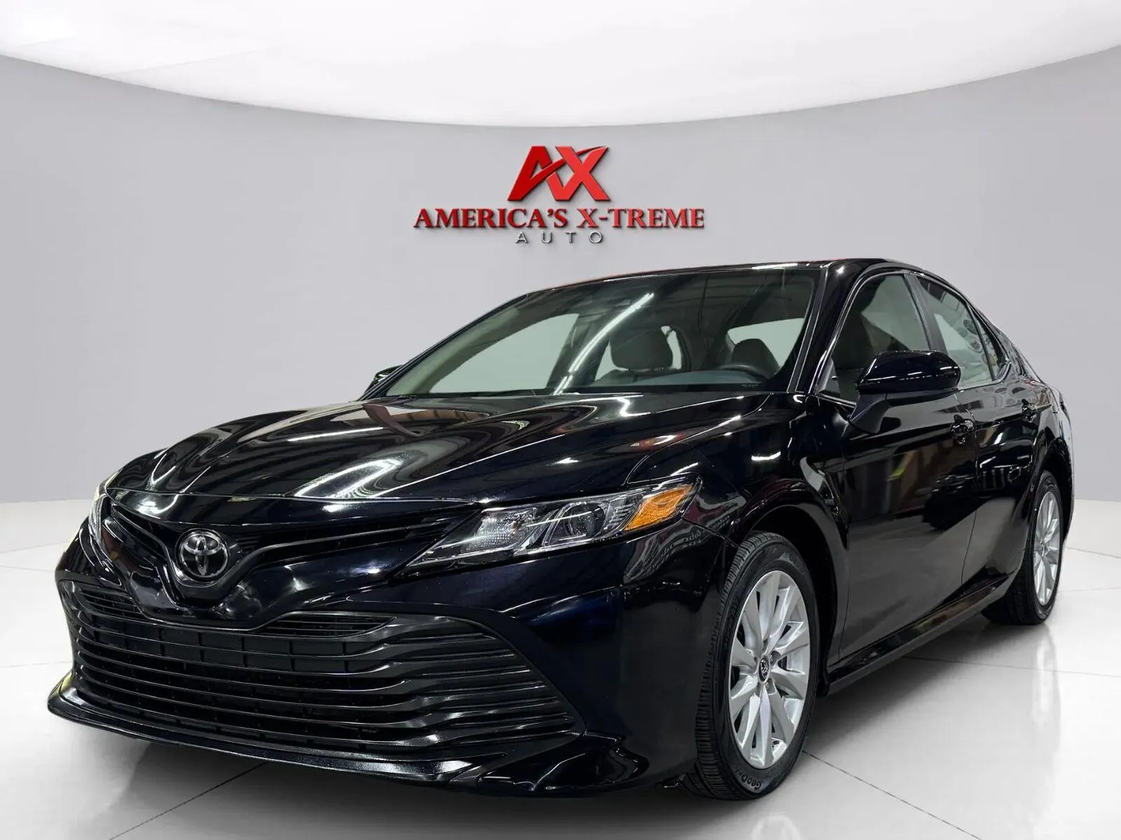 Toyota Camry photo 2