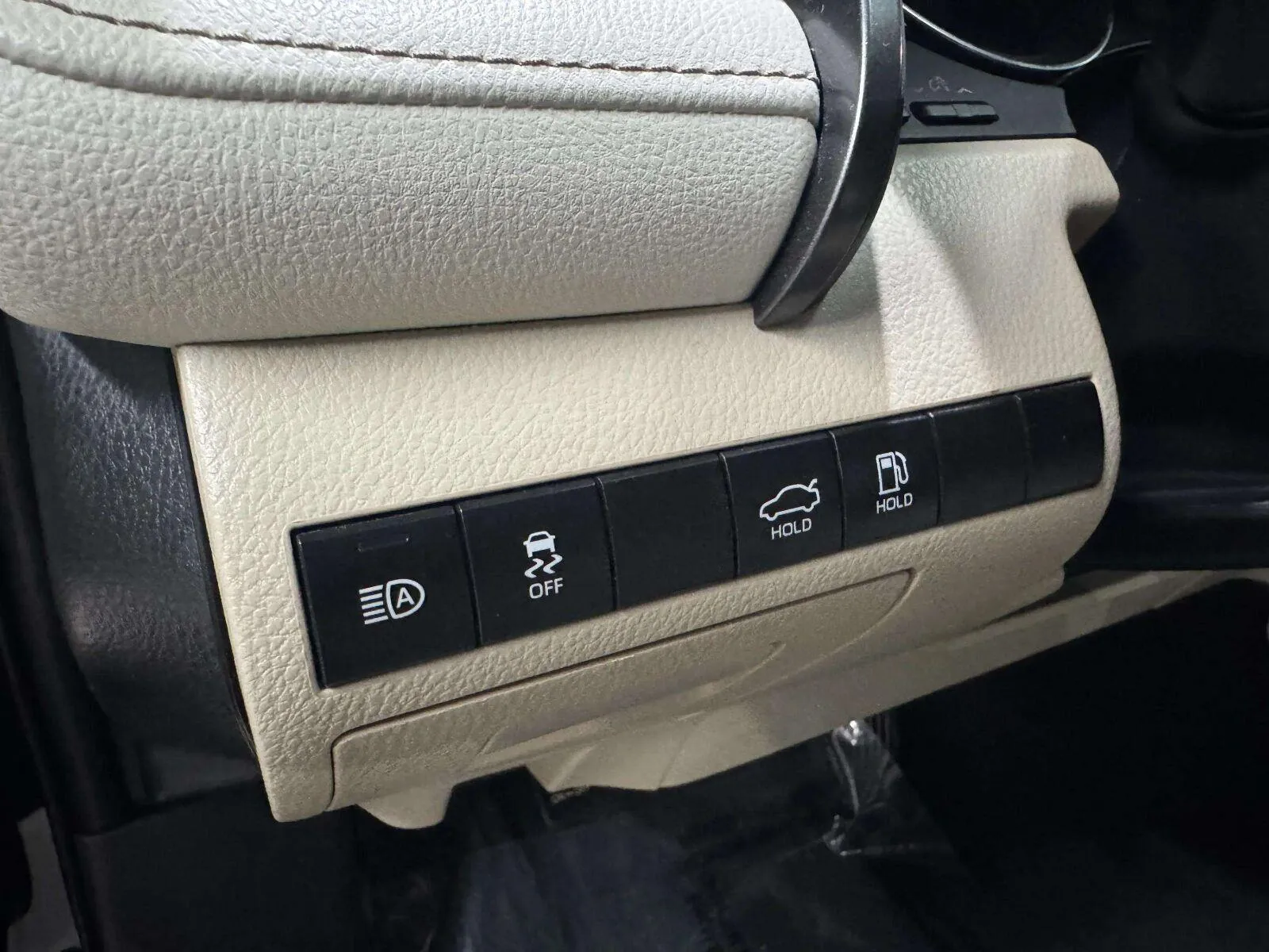 Toyota Camry photo 22