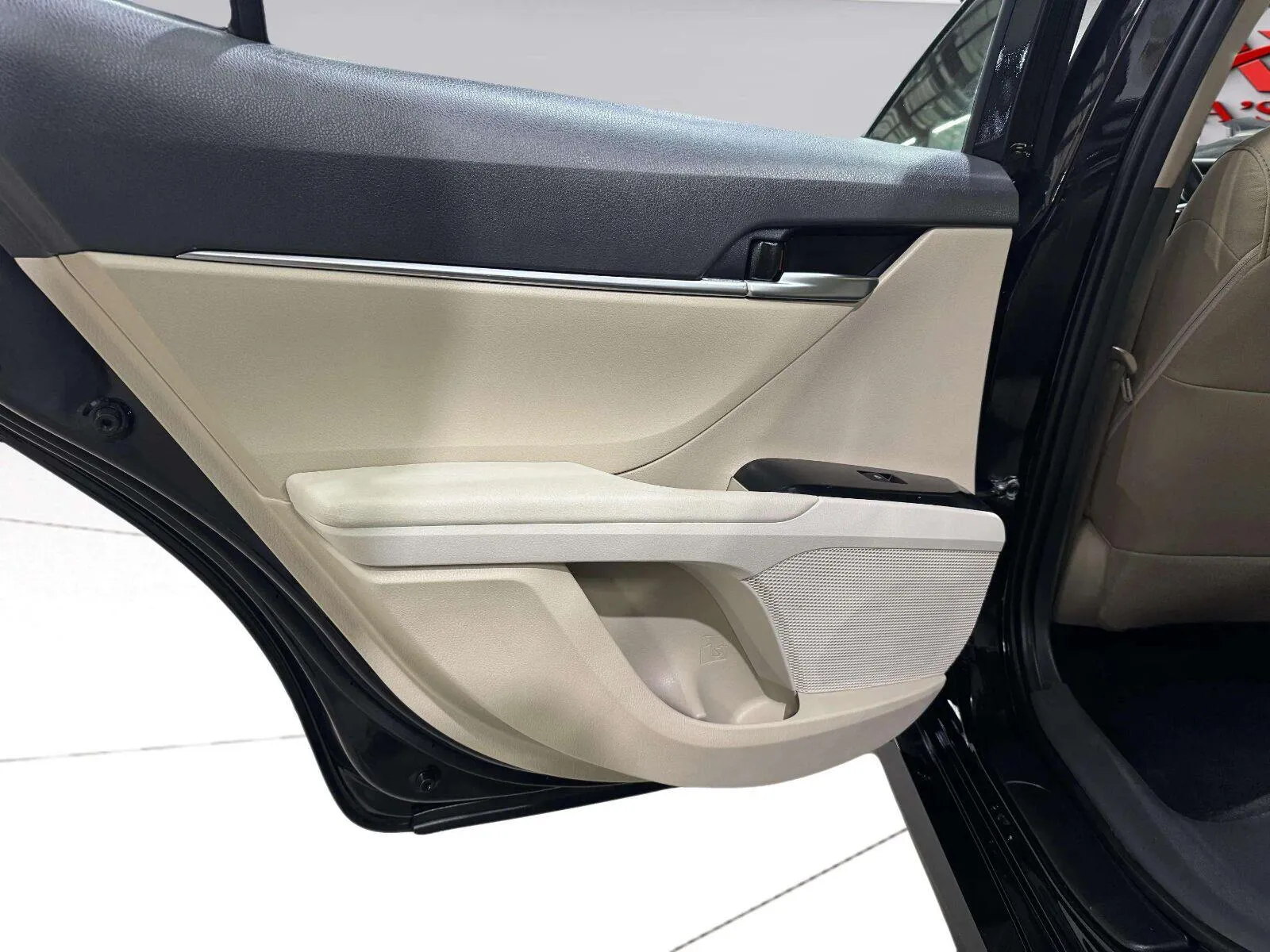 Toyota Camry photo 25