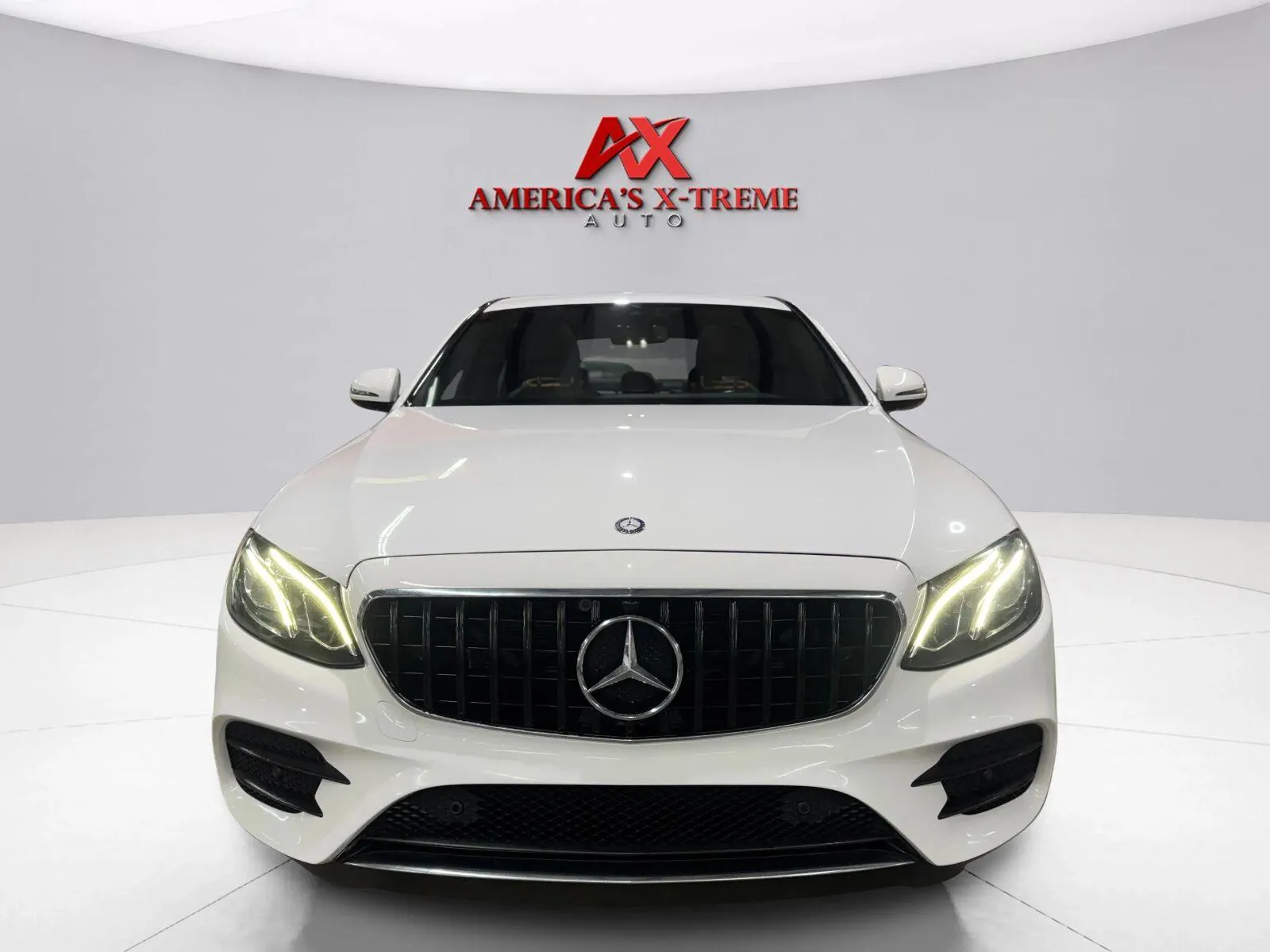 Mercedes-Benz E-Class photo 10