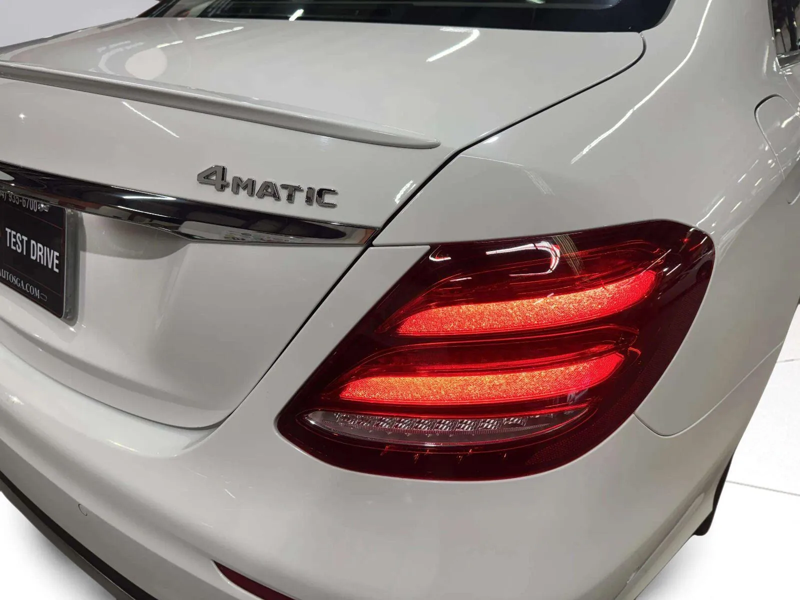 Mercedes-Benz E-Class photo 13