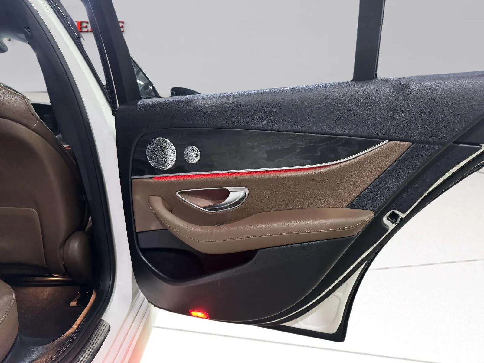 Mercedes-Benz E-Class photo 22