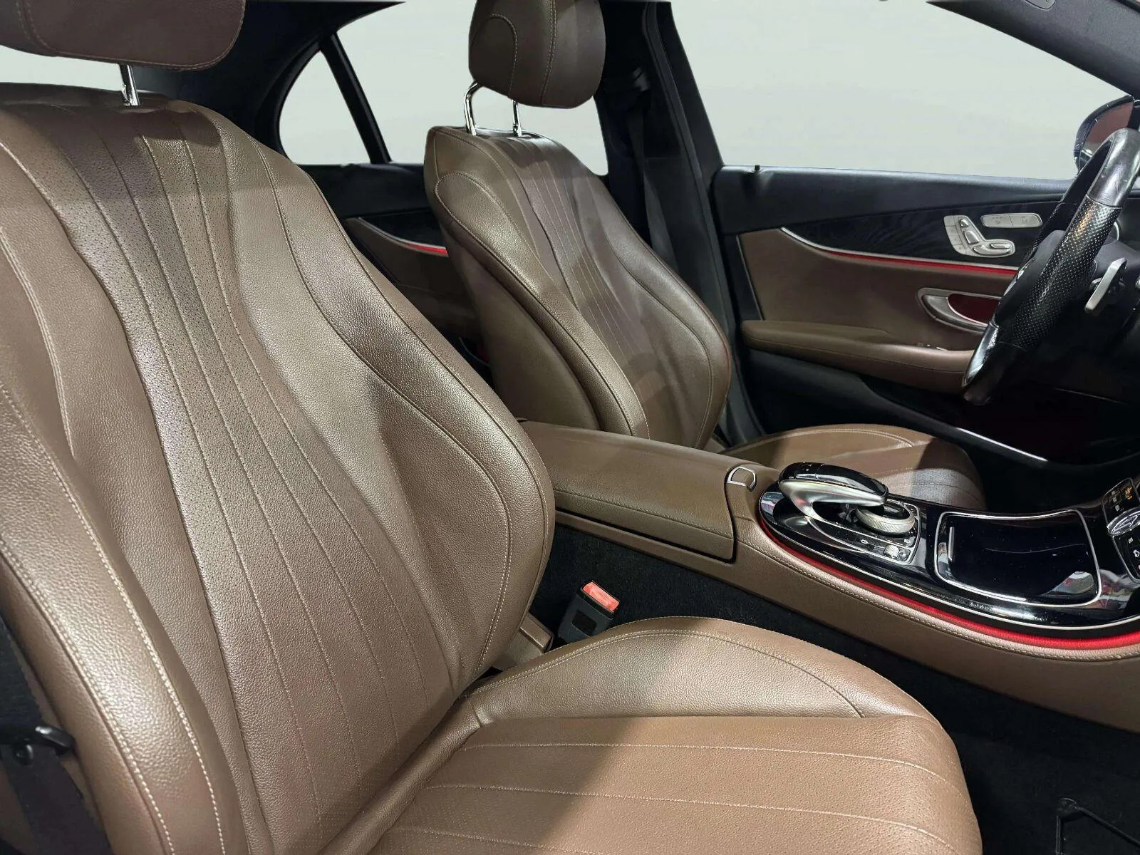 Mercedes-Benz E-Class photo 25