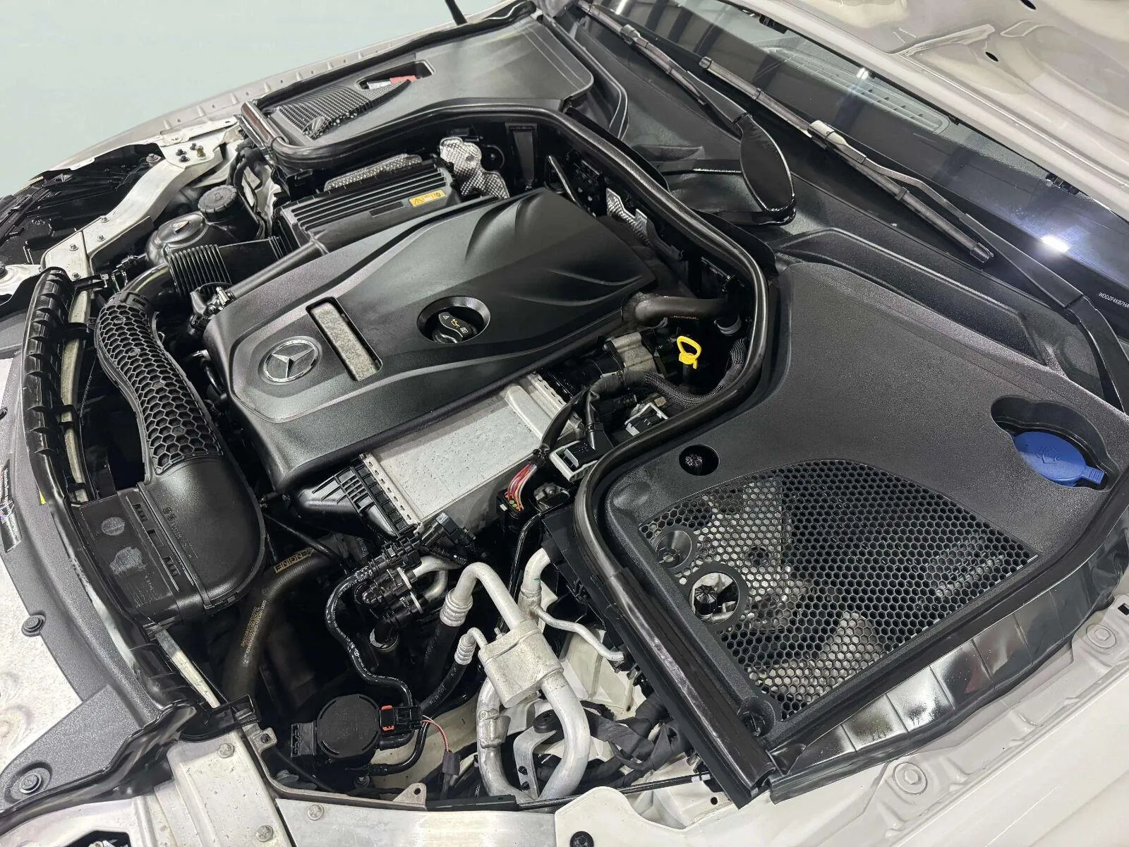 Mercedes-Benz E-Class photo 28