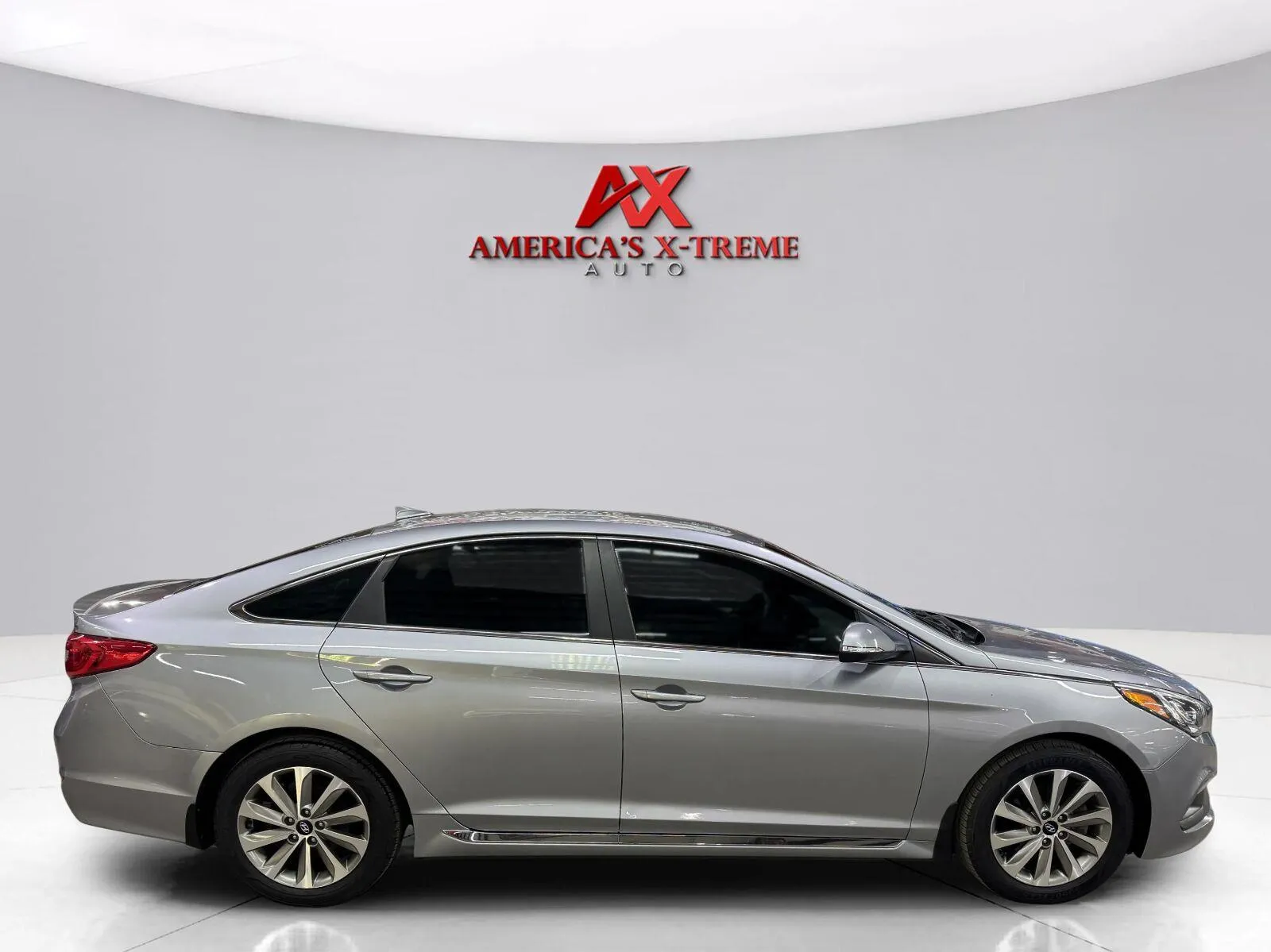 Hyundai Sonata photo 8
