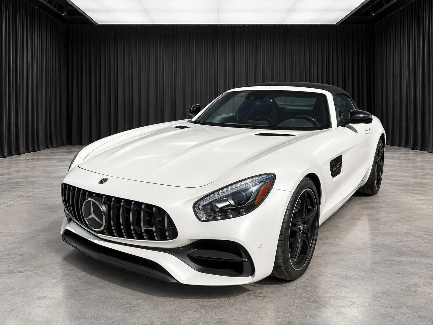 Mercedes-Benz AMG GT photo 2