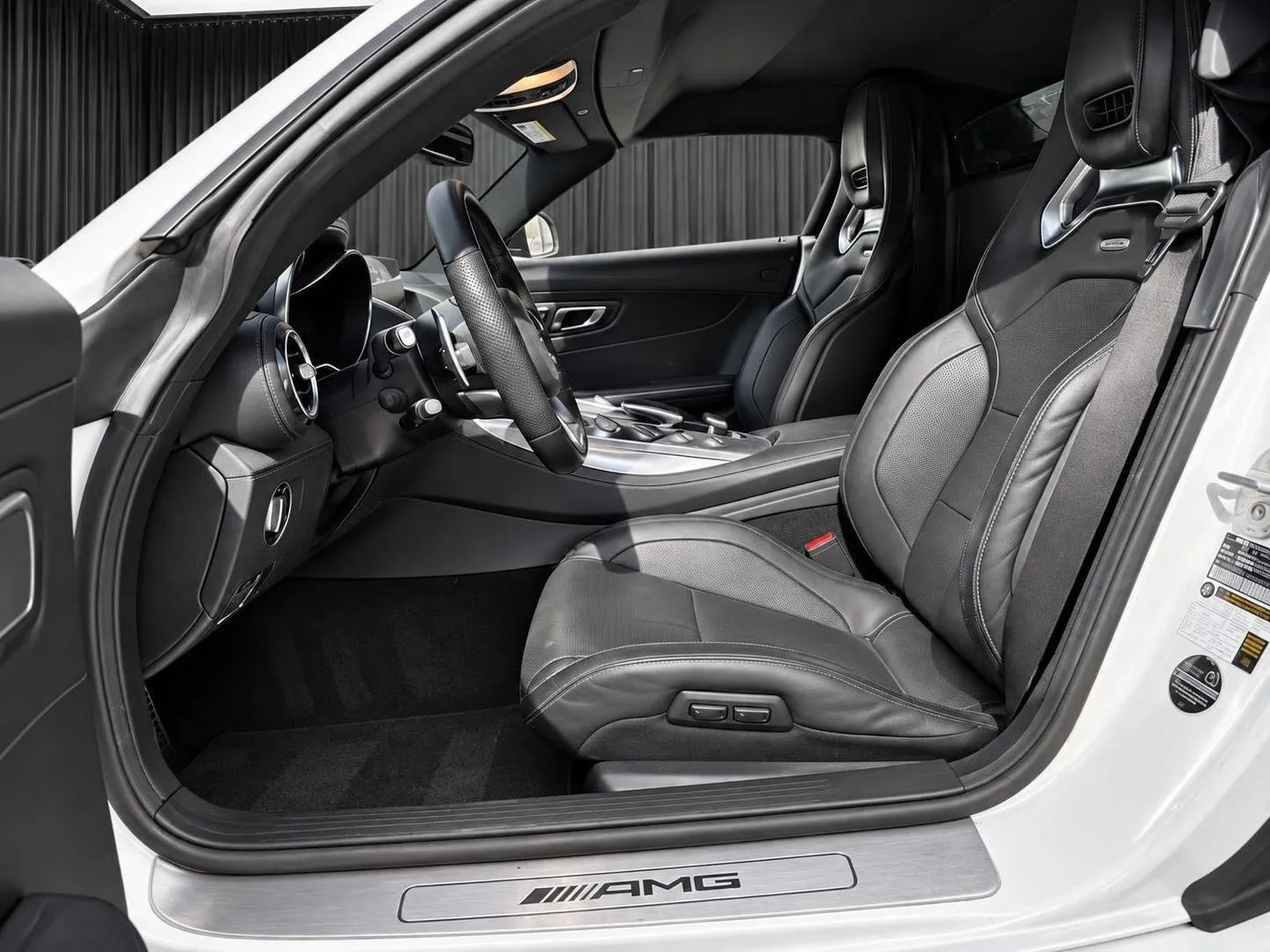 Mercedes-Benz AMG GT photo 12