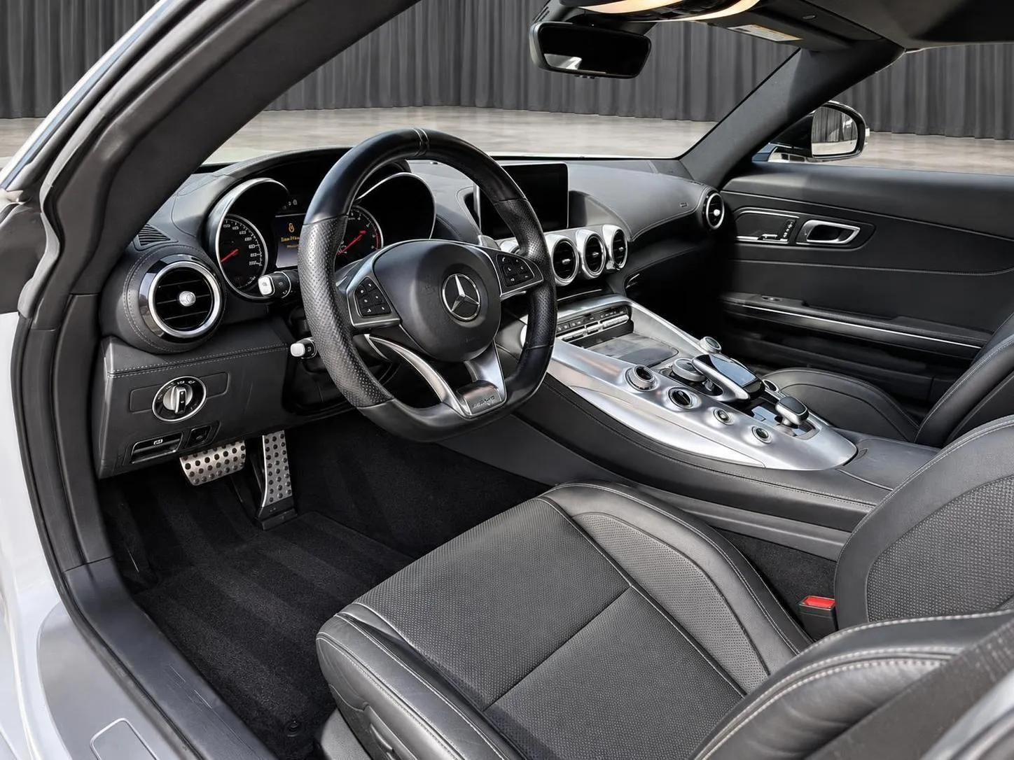Mercedes-Benz AMG GT photo 13
