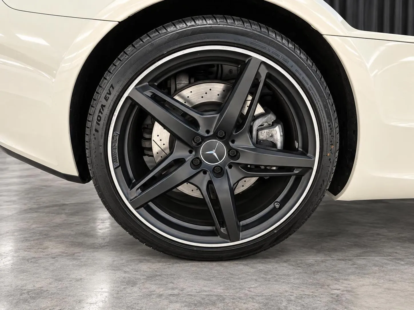 Mercedes-Benz AMG GT photo 33