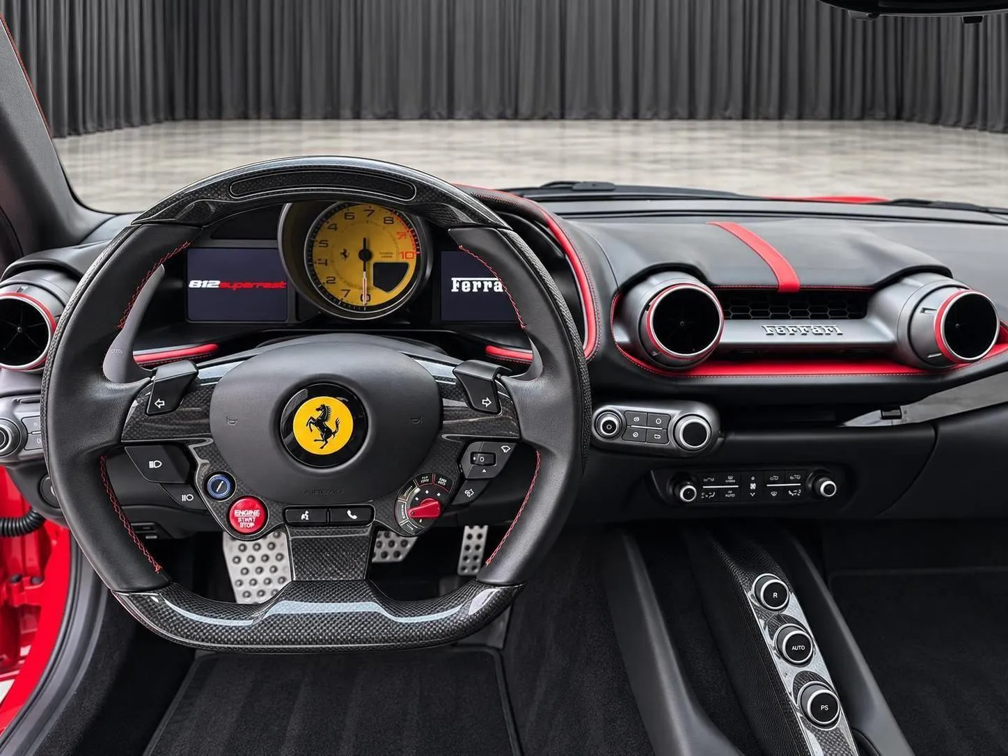 Ferrari 812 photo 12