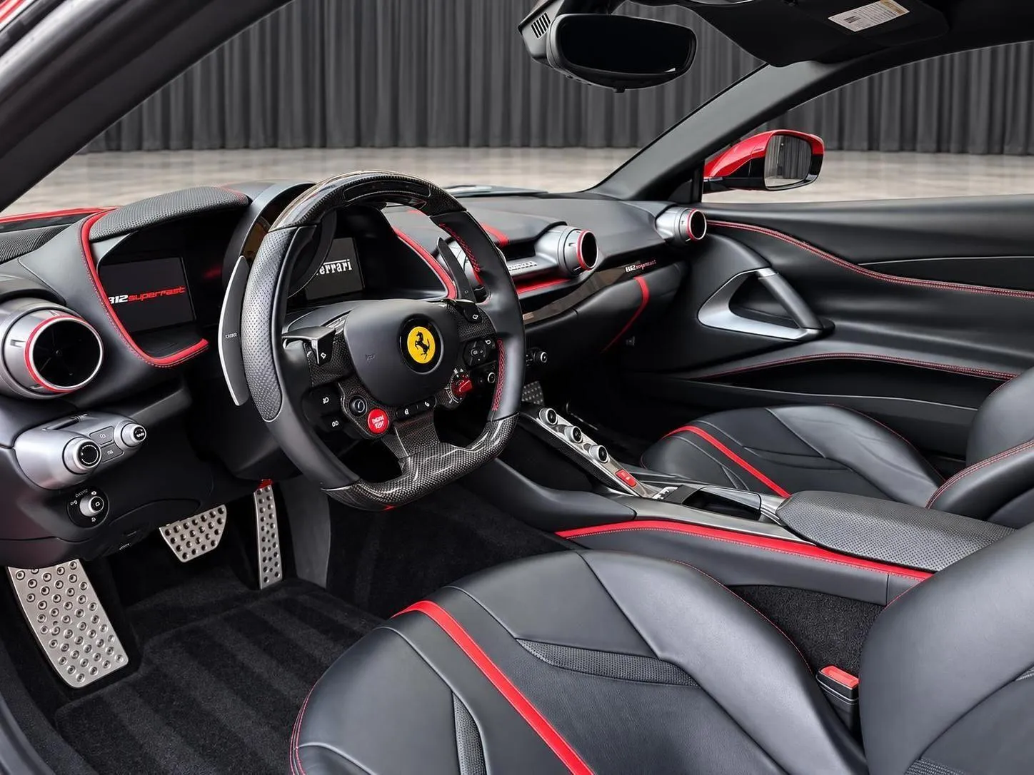Ferrari 812 photo 13