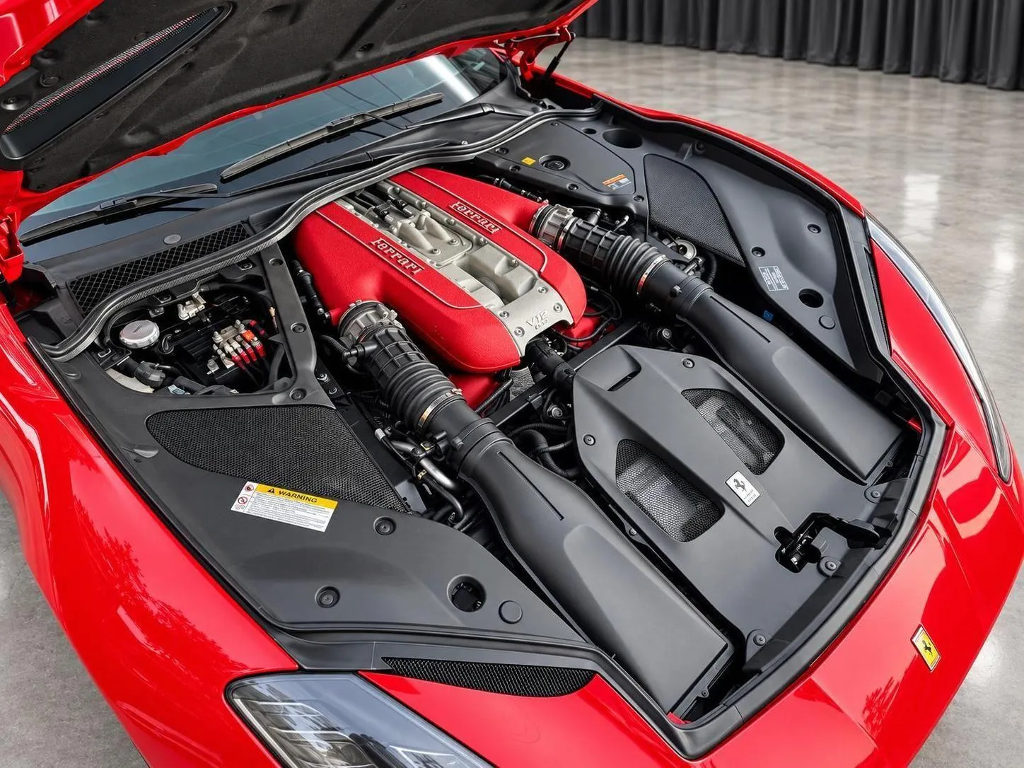 Ferrari 812 photo 19