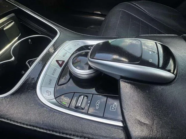Mercedes-Benz S-Class photo 30