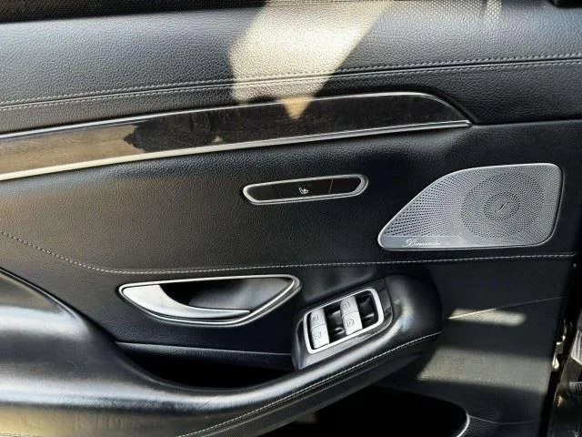 Mercedes-Benz S-Class photo 33