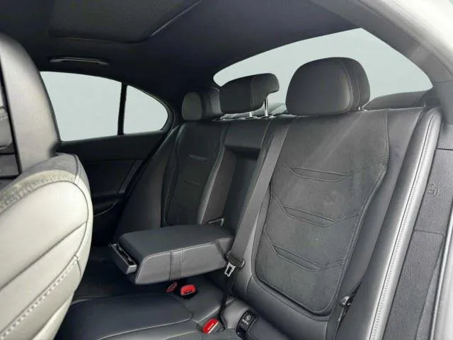 Mercedes-Benz C-Class photo 55