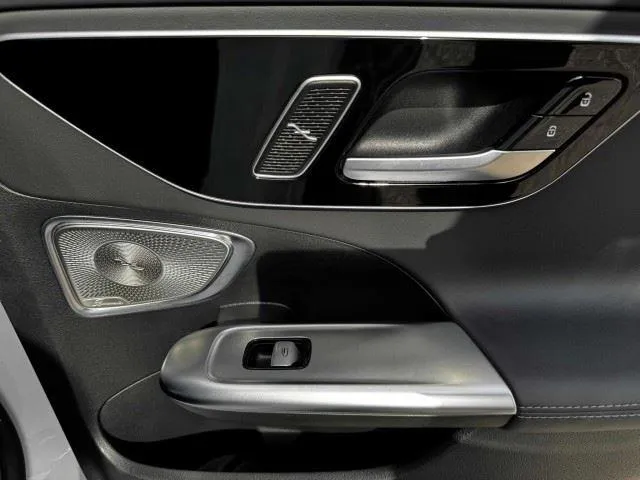 Mercedes-Benz C-Class photo 64