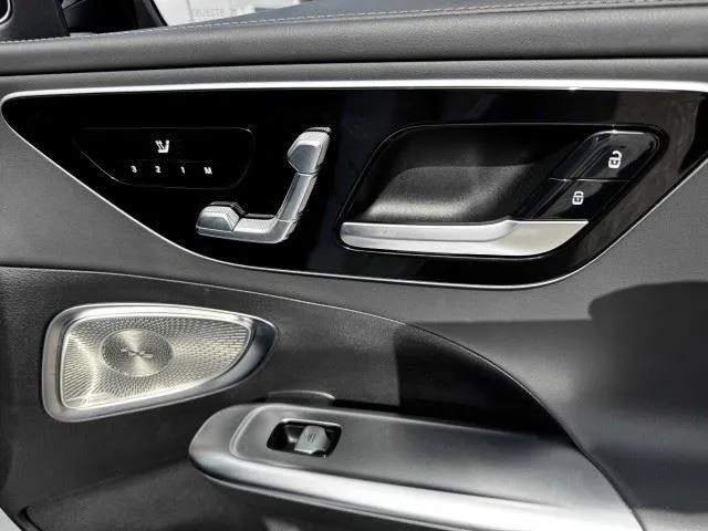 Mercedes-Benz C-Class photo 70