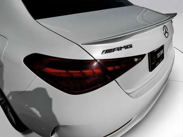Mercedes-Benz C-Class photo 15