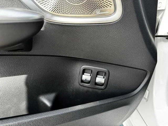 Mercedes-Benz C-Class photo 24