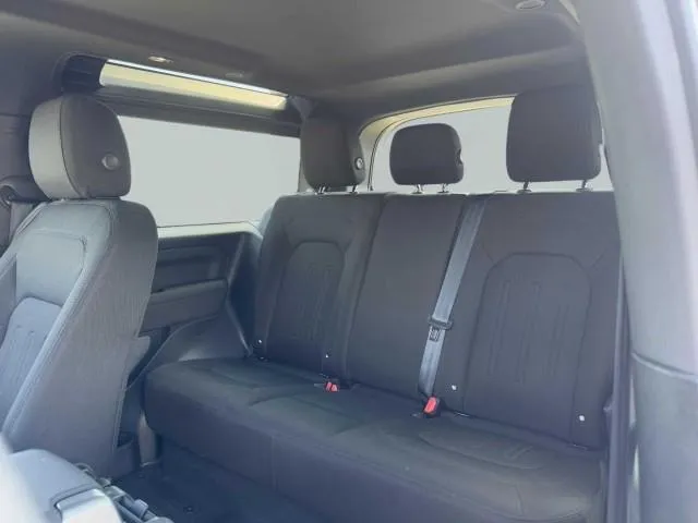Land Rover Defender photo 36
