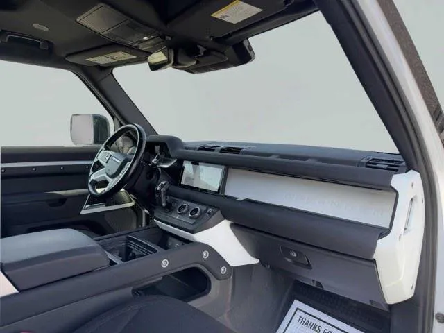 Land Rover Defender photo 44