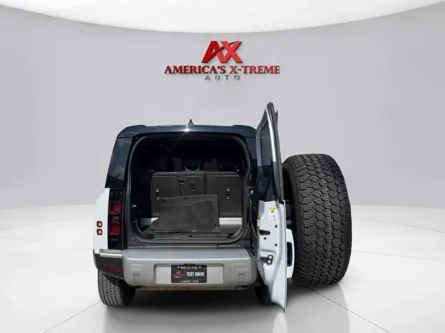 Land Rover Defender photo 48