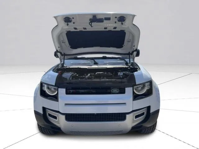 Land Rover Defender photo 59