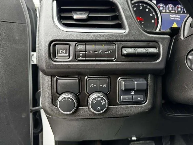 Chevrolet Suburban photo 24