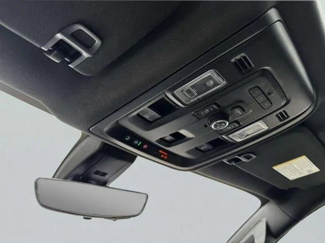 Chevrolet Suburban photo 33