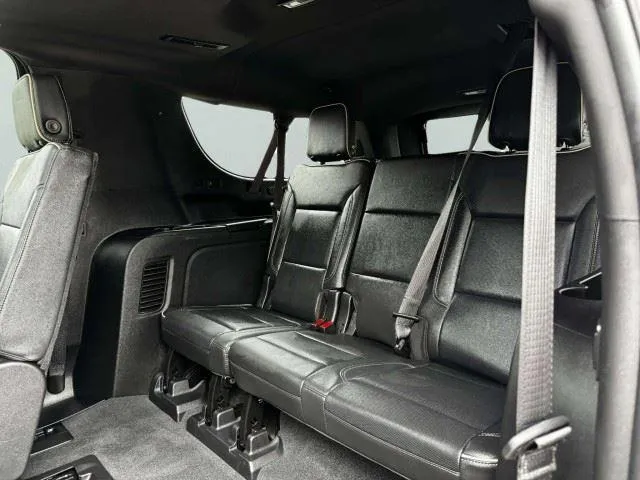 Chevrolet Suburban photo 38