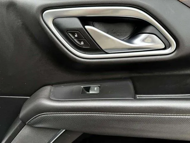 Chevrolet Suburban photo 47