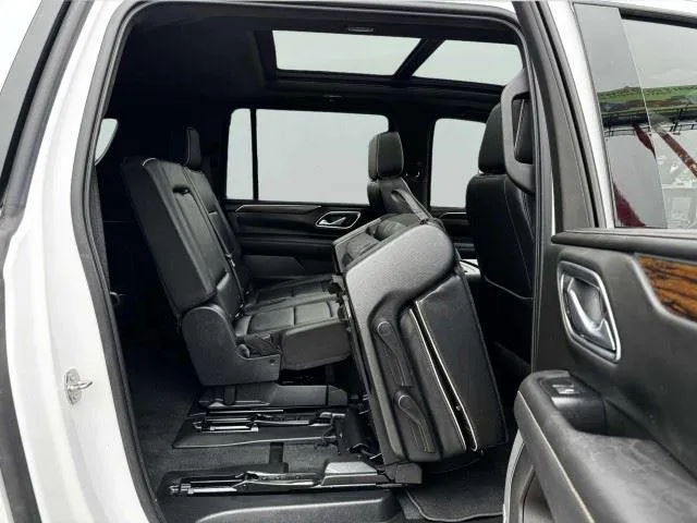 Chevrolet Suburban photo 50