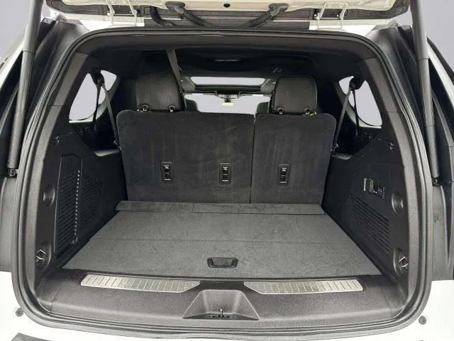 Chevrolet Suburban photo 56