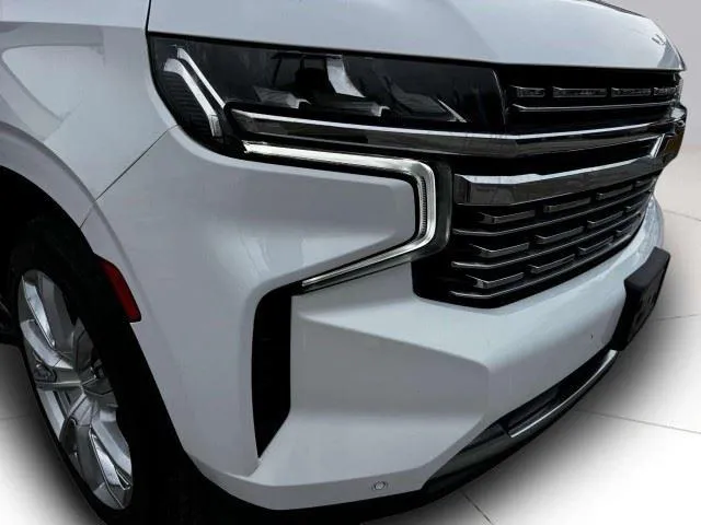 Chevrolet Suburban photo 12