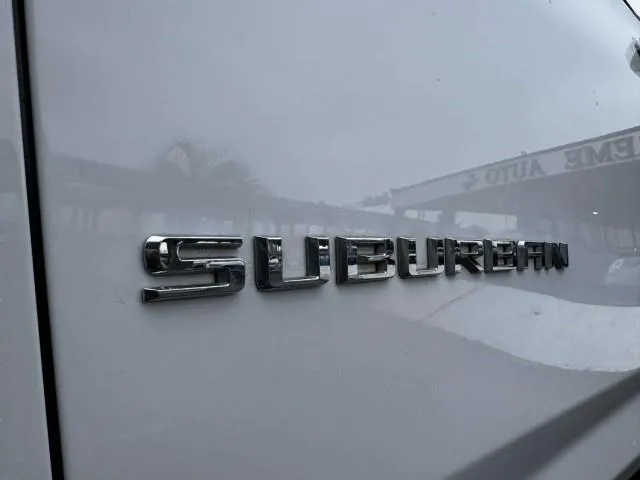 Chevrolet Suburban photo 15