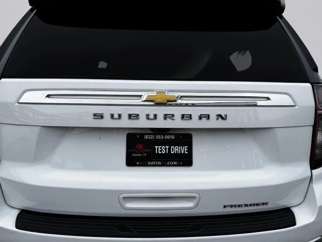 Chevrolet Suburban photo 19