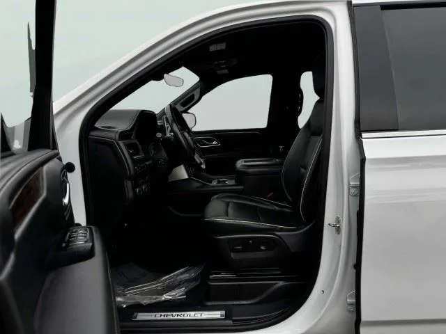 Chevrolet Suburban photo 20