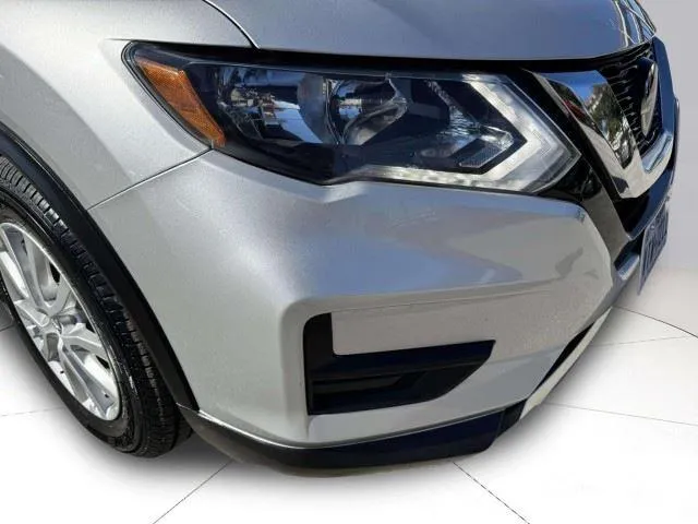 Nissan Rogue photo 11