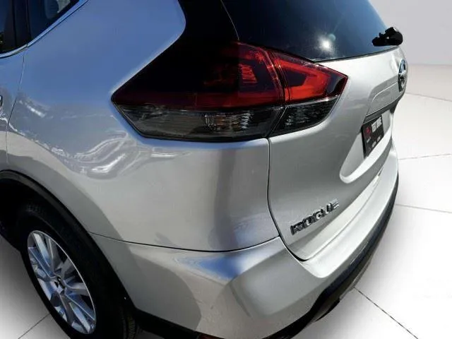 Nissan Rogue photo 15