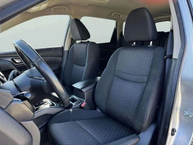 Nissan Rogue photo 20