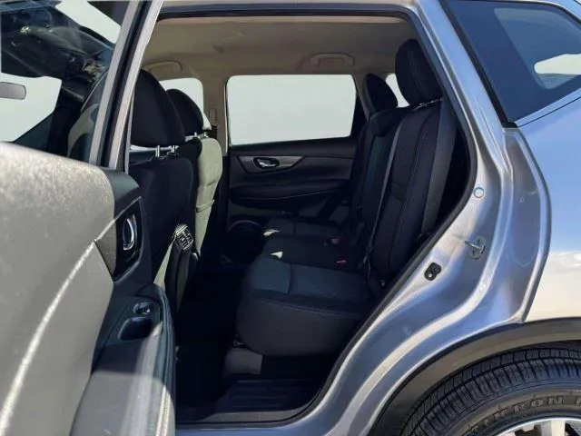 Nissan Rogue photo 32