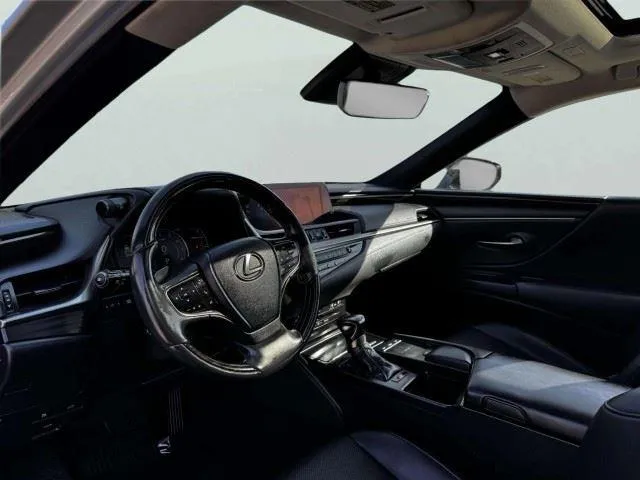 Lexus ES photo 22