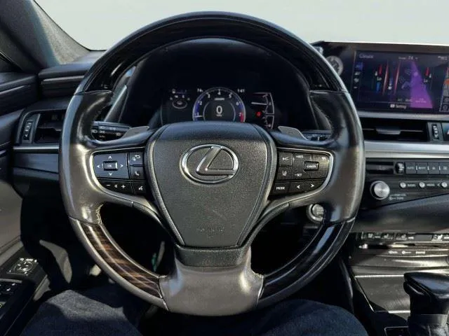 Lexus ES photo 28